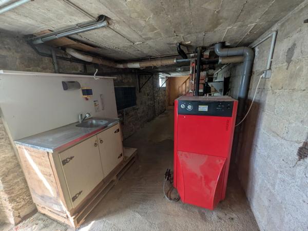 NEULLIAC MAISON EN REZ DE CHAUSSEE SURELEVE de 73m² 3 PIECES PARCELLE DE 1231m² EN PARTIE CONSTRUCTIBLE