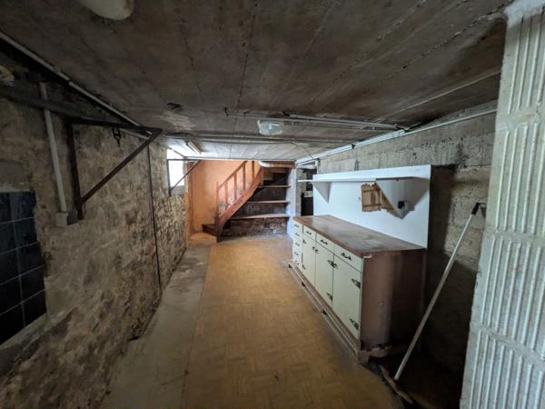 NEULLIAC MAISON EN REZ DE CHAUSSEE SURELEVE de 73m² 3 PIECES PARCELLE DE 1231m² EN PARTIE CONSTRUCTIBLE