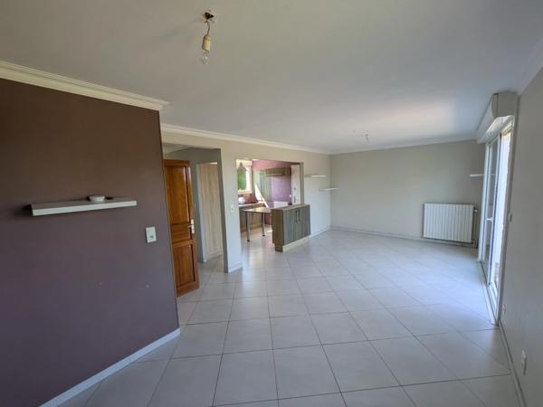 NEULLIAC MAISON EN REZ DE CHAUSSEE SURELEVE de 73m² 3 PIECES PARCELLE DE 1231m² EN PARTIE CONSTRUCTIBLE