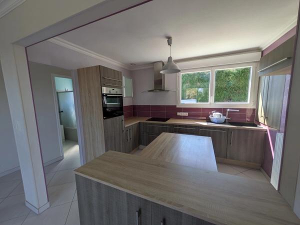 NEULLIAC MAISON EN REZ DE CHAUSSEE SURELEVE de 73m² 3 PIECES PARCELLE DE 1231m² EN PARTIE CONSTRUCTIBLE