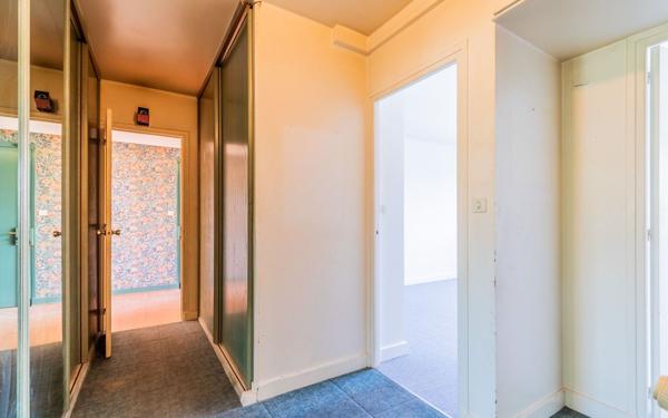 Appartement à vendre    3 pièces • 86 m2 Créteil