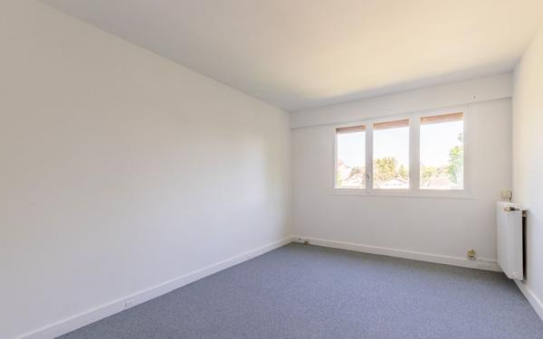 Appartement à vendre    3 pièces • 86 m2 Créteil