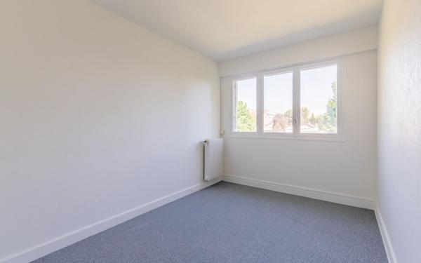 Appartement à vendre    3 pièces • 86 m2 Créteil