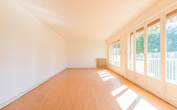 Appartement à vendre    3 pièces • 86 m2 Créteil