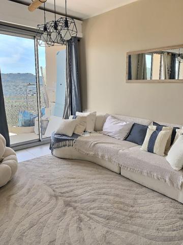 Appartement T3 avec terrasse et box  à louer à Marseille - 13008 quartier Perier