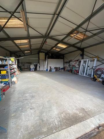 Local commercial avec terrain