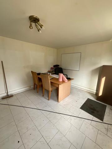 Local commercial avec terrain