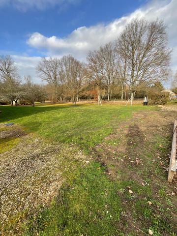 Local commercial avec terrain