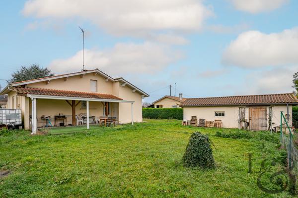 A vendre maison de plain-pied d'environ 71 m².