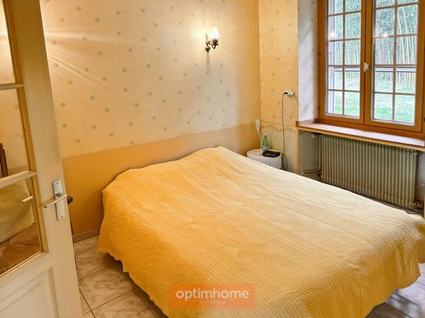 Maison de campagne avec son gite indépendant et dépendances sur 2,50 Ha.