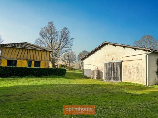Maison de campagne avec son gite indépendant et dépendances sur 2,50 Ha.