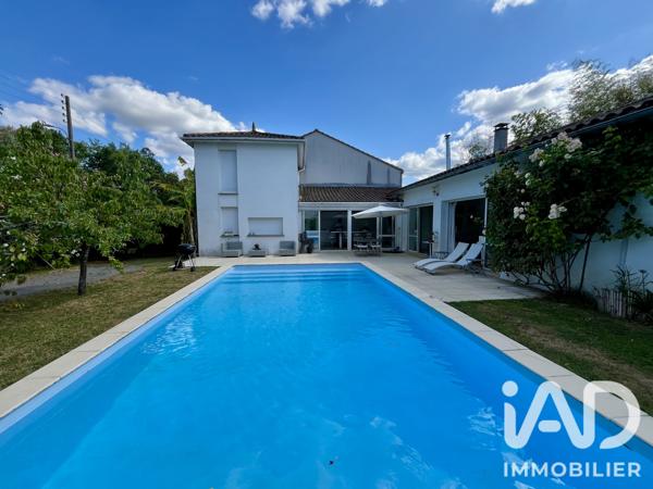 Maison à vendre 8 pièces 215 m² Mérignac