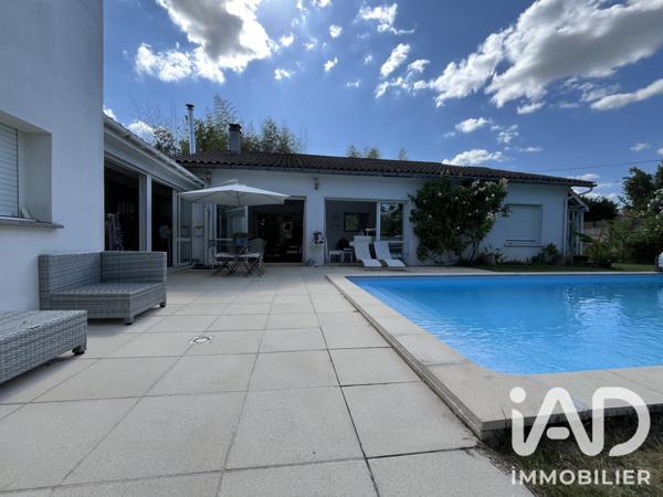 Maison à vendre 8 pièces 215 m² Mérignac