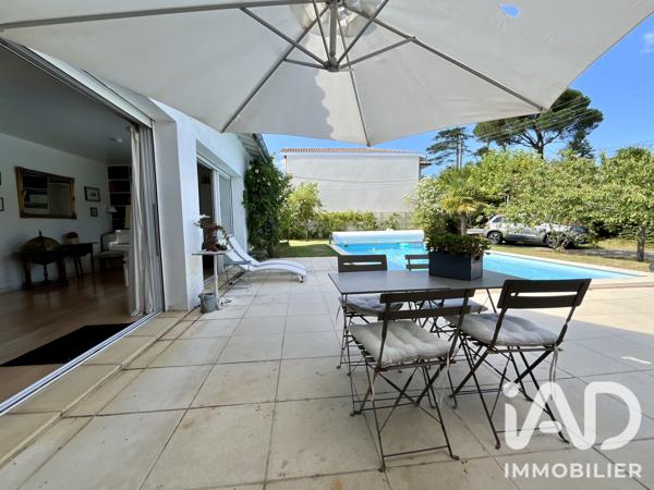 Maison à vendre 8 pièces 215 m² Mérignac