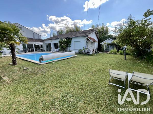 Maison à vendre 8 pièces 215 m² Mérignac