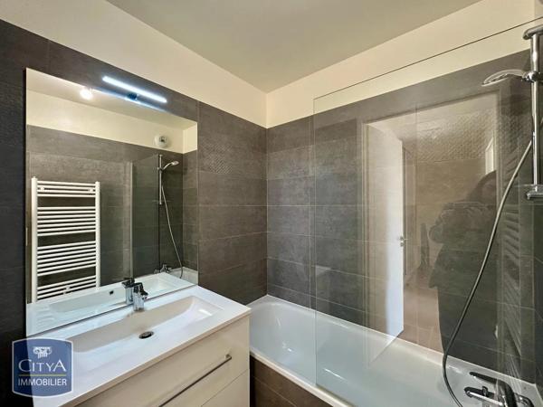 Appartement à louer 4 pièces 101.09m²