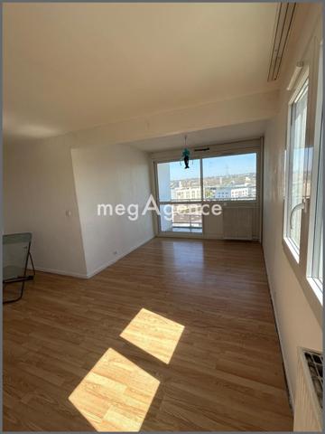 Appartement à VILLEFRANCHE-SUR-SAONE, 69400 - 3 pièces 80m²