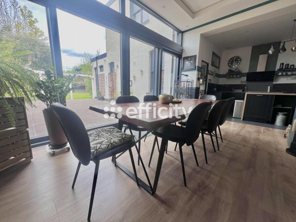 Maison 10 pièces - 247 m²