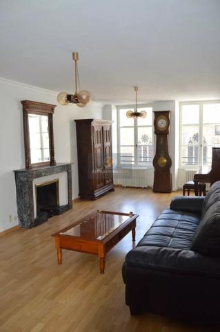 Location                                                      Appartement
                        
                     4 pièces                      108 m2                     à Langres
