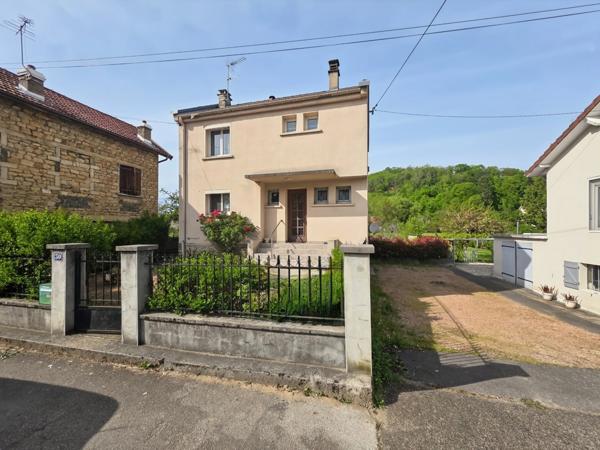 Maison indépendante 91 m² avec sous-sol complet et dépendance sur 650 m² à Montmorot (39)
