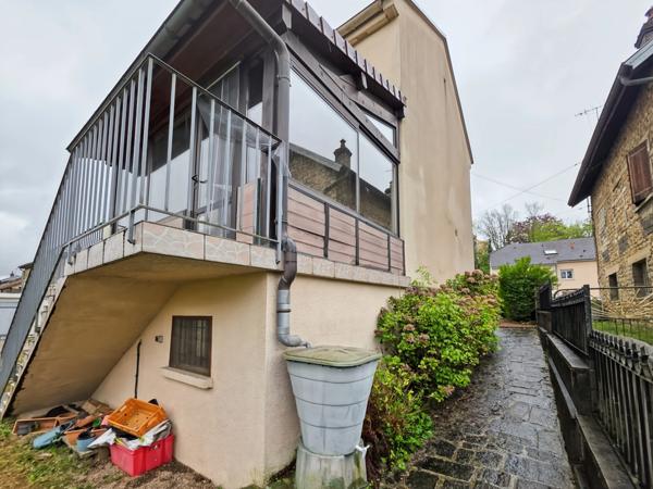 Maison indépendante 91 m² avec sous-sol complet et dépendance sur 650 m² à Montmorot (39)