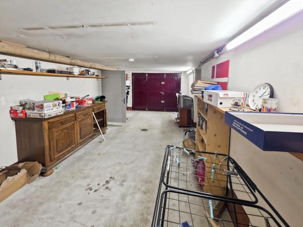 Maison indépendante 91 m² avec sous-sol complet et dépendance sur 650 m² à Montmorot (39)