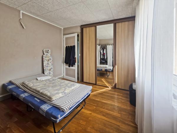 Maison indépendante 91 m² avec sous-sol complet et dépendance sur 650 m² à Montmorot (39)