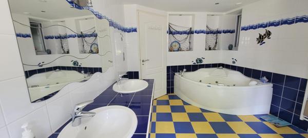 PROPRIÉTÉ FAMILIALE A 5 MINUTES DES PLAGES