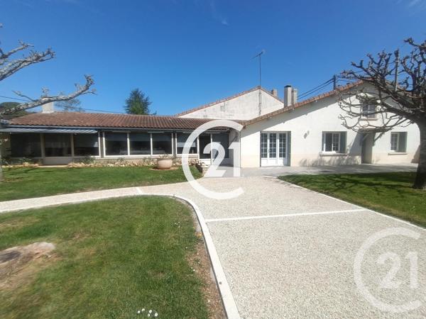 Maison à vendre  5 pièces - 184 m2 ST SULPICE DE COGNAC - 16