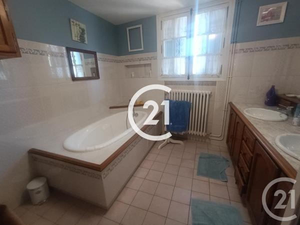 Maison à vendre  5 pièces - 184 m2 ST SULPICE DE COGNAC - 16