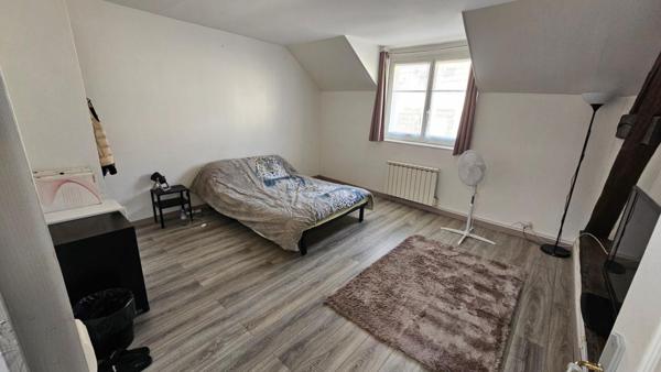 Houdan 5 mn / Gambais 2 mn / Maison de ville 104 m2