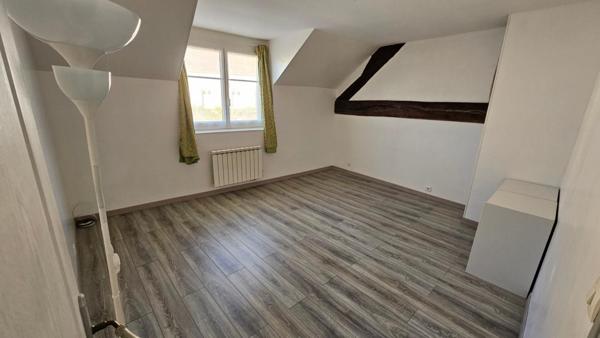 Houdan 5 mn / Gambais 2 mn / Maison de ville 104 m2