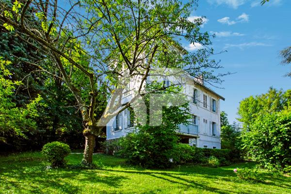 SEVRES RIVE GAUCHE - DEMEURE DE CHARME €1 270 000 ** - Référence 661-S