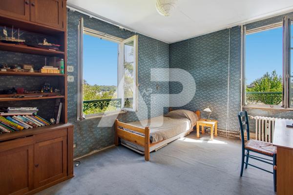 SEVRES RIVE GAUCHE - DEMEURE DE CHARME €1 270 000 ** - Référence 661-S