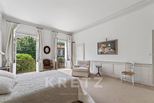 Hôtel Particulier avec jardin (XVIIIe) - Avignon intra-muros