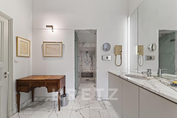 Hôtel Particulier avec jardin (XVIIIe) - Avignon intra-muros