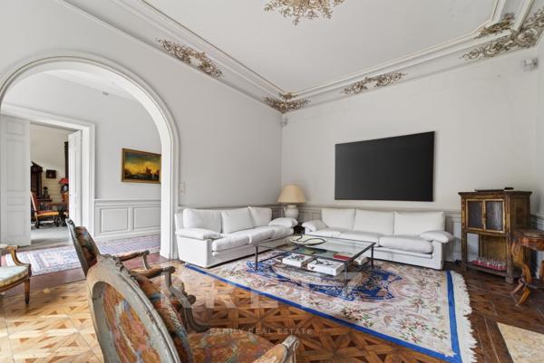Hôtel Particulier avec jardin (XVIIIe) - Avignon intra-muros