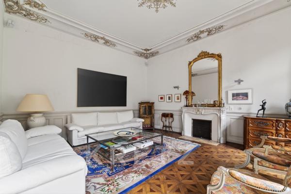 Hôtel Particulier avec jardin (XVIIIe) - Avignon intra-muros