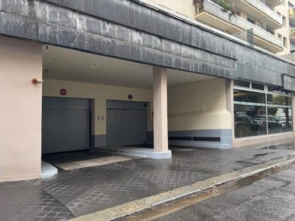 Garage - Parking à vendre à Neuilly-sur-Seine dans les Hauts-de-Seine (92200), ref : 92010-1306