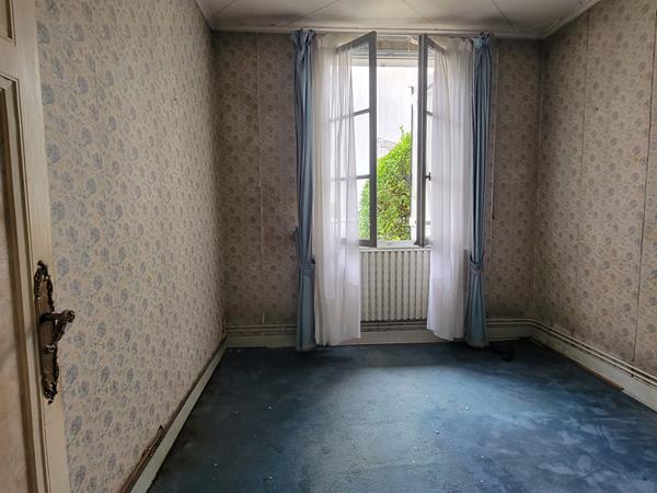 LE BOUSCAT limite BORDEAUX - Maison avec garage sur plus de 300m² avec potentiel