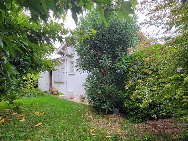 LE BOUSCAT limite BORDEAUX - Maison avec garage sur plus de 300m² avec potentiel