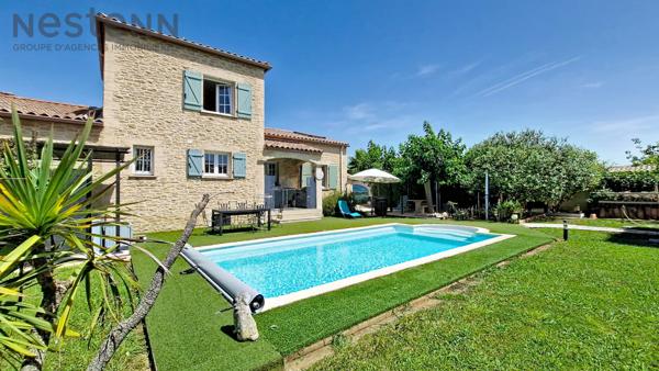 Élégante villa familiale avec piscine et jardin arboré, au calme absolu