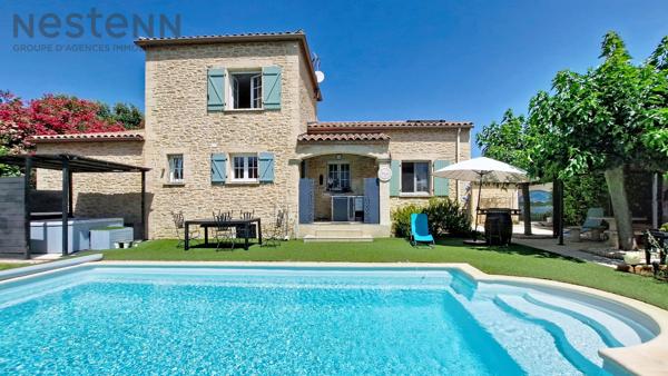 Élégante villa familiale avec piscine et jardin arboré, au calme absolu