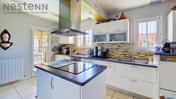 Élégante villa familiale avec piscine et jardin arboré, au calme absolu