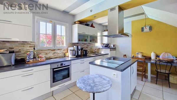 Élégante villa familiale avec piscine et jardin arboré, au calme absolu