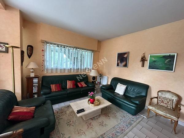 Très jolie maison familiale au coeur d'Arnage avec piscine chauffée !