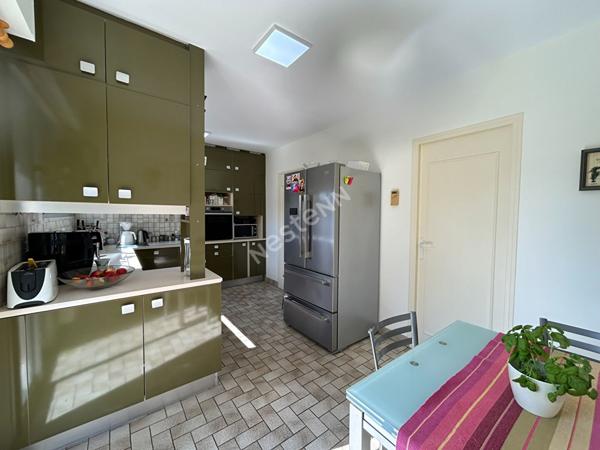 Très jolie maison familiale au coeur d'Arnage avec piscine chauffée !