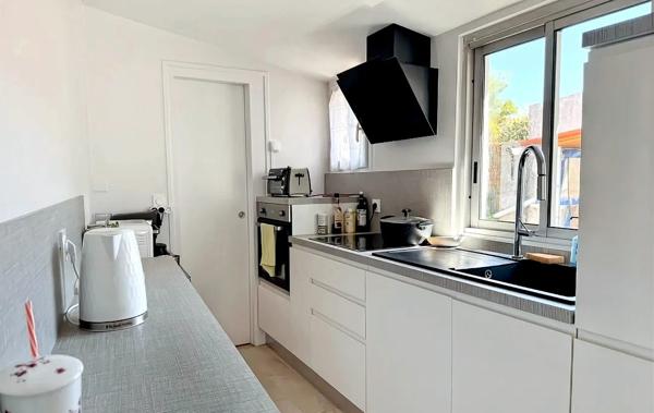 EXCLUSIVITÉ – Maison de ville rénovée avec jardin et accès indépendant – Quartier St Michel