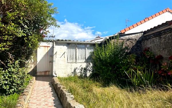 EXCLUSIVITÉ – Maison de ville rénovée avec jardin et accès indépendant – Quartier St Michel