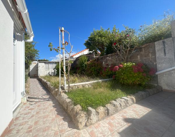 EXCLUSIVITÉ – Maison de ville rénovée avec jardin et accès indépendant – Quartier St Michel